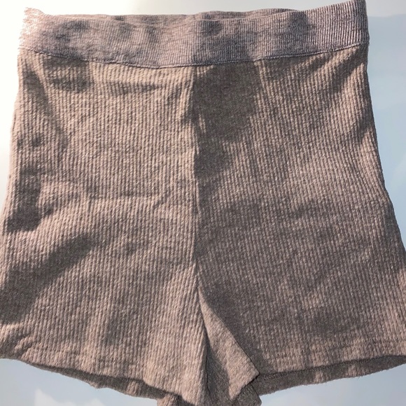 𝗦𝗢𝗟𝗗. - Picture 2 of 3